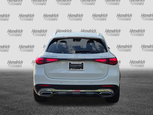 Certified 2025 Mercedes-Benz GLC 350e 4MATIC w/ Driver Assistance Package image 9