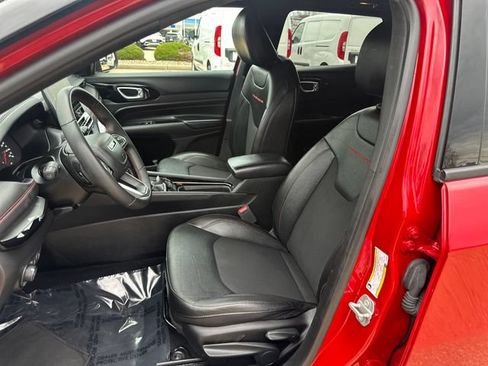 Used 2024 Jeep Compass Trailhawk AWD/4WD image 29