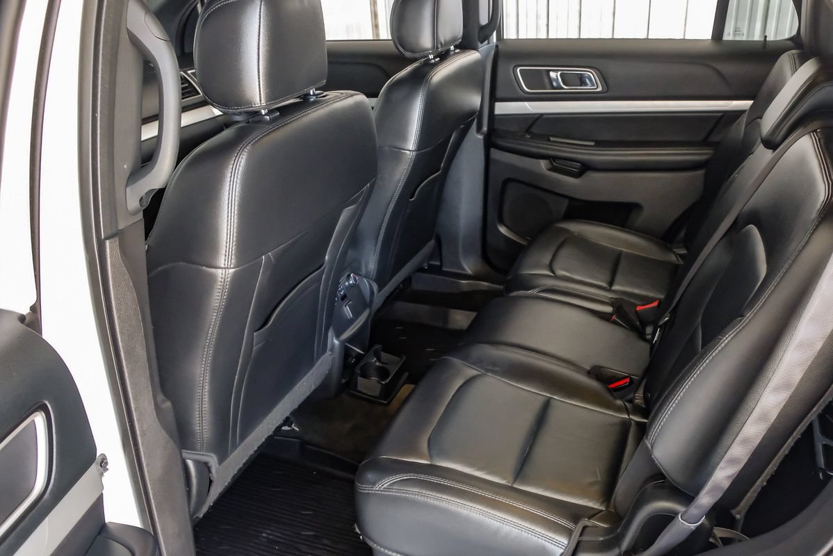 Used 2017 Ford Explorer XLT w/ Equipment Group 202A FWD image 36