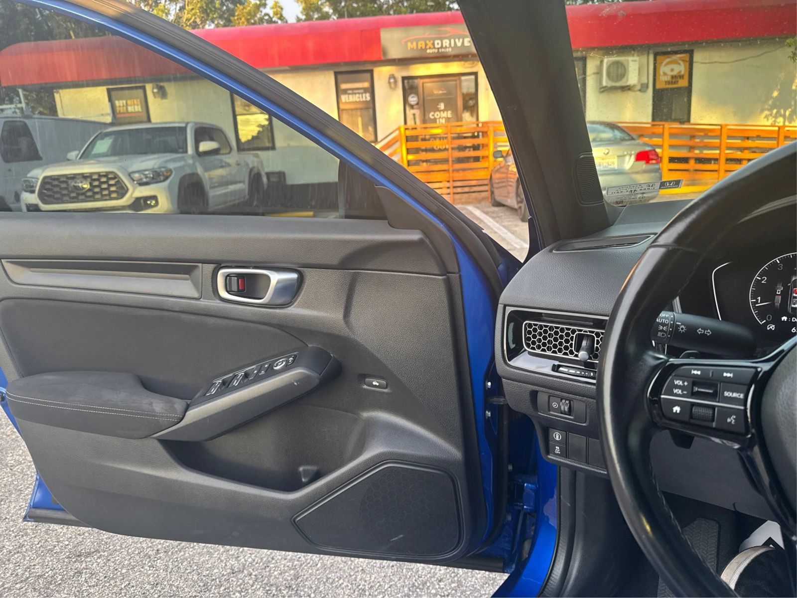 Used 2023 Honda Civic Sport image 19