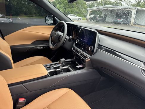 Used 2025 Lexus RX 350 FWD w/ Technology Package image 6