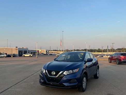 Used 2020 Nissan Rogue Sport S FWD image 7