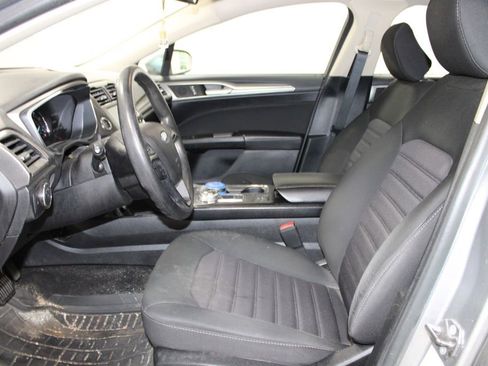 Used 2020 Ford Fusion SE image 17