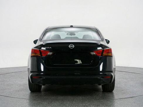 Used 2025 Nissan Altima 2.5 SV image 7