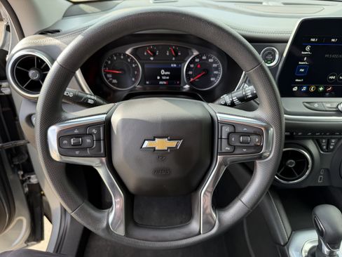 Used 2025 Chevrolet Blazer LT AWD/4WD image 17