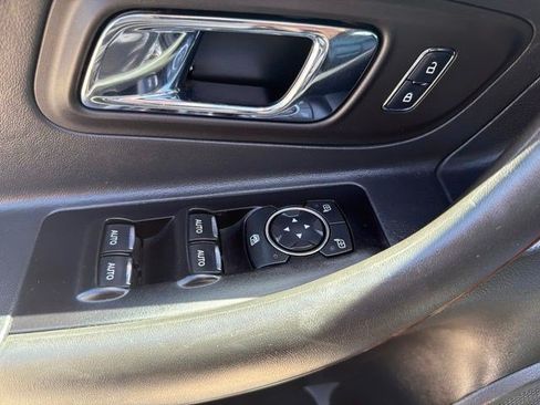 Used 2018 Ford Taurus Limited FWD image 12