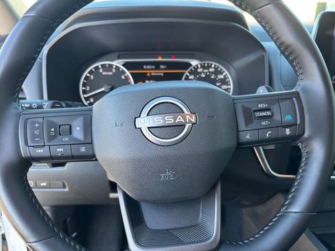 Used 2025 Nissan Rogue SV FWD image 29