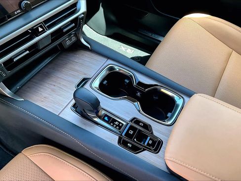 Used 2025 Lexus RX 350 Premium image 17