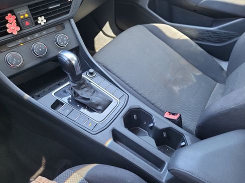 Used 2019 Volkswagen Jetta FWD image 21