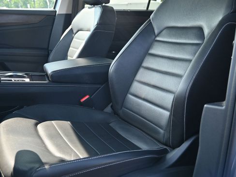 Used 2024 Volkswagen Atlas SEL image 18