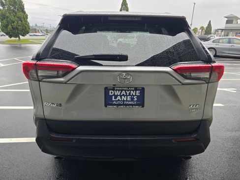 Used 2024 Toyota RAV4 XLE w/ Convenience Package image 6