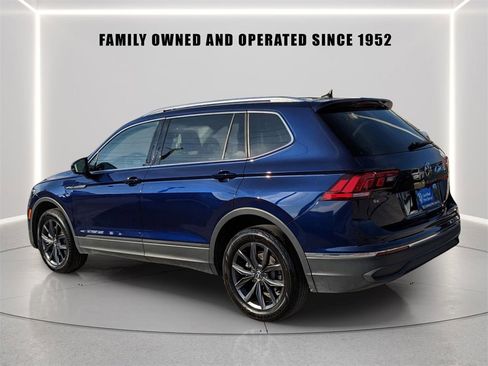 Certified 2023 Volkswagen Tiguan SE image 3