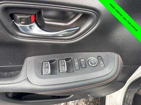 Used 2023 Honda HR-V Sport image 17