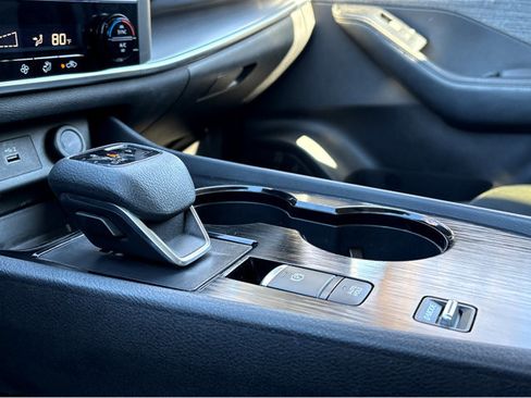 Certified 2023 Nissan Rogue SV image 16