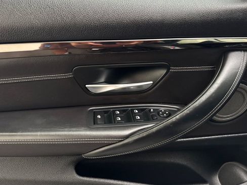 Used 2016 BMW M4 Convertible image 11