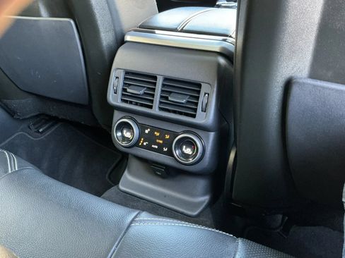Used 2019 Land Rover Range Rover Velar S AWD/4WD image 20