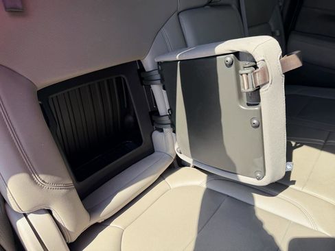 Used 2020 Chevrolet Silverado 1500 LTZ image 24