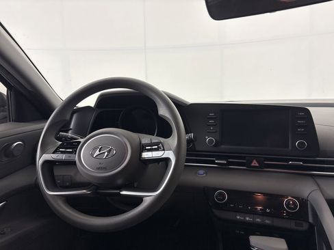 Used 2023 Hyundai Elantra SEL w/ Preferred Accessory Package image 21