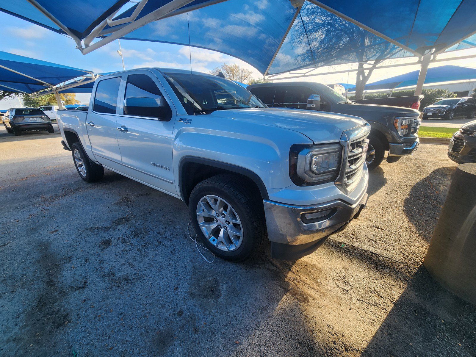Used 2017 GMC Sierra 1500 SLT w/ SLT Preferred Package AWD/4WD image 1