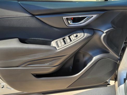 Used 2023 Subaru Forester Premium image 4