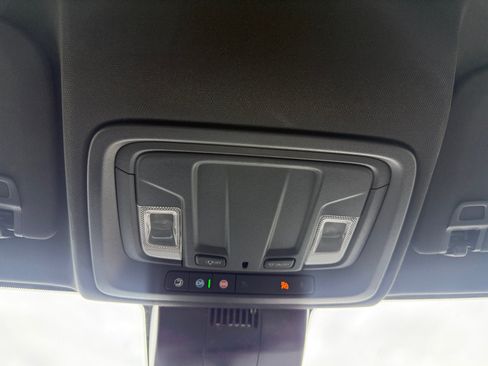 Used 2023 GMC Sierra 1500 AT4 w/ Technology Package AWD/4WD image 21