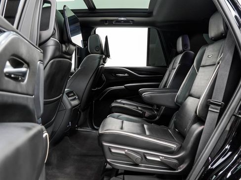 Used 2022 Cadillac Escalade Sport AWD/4WD image 18
