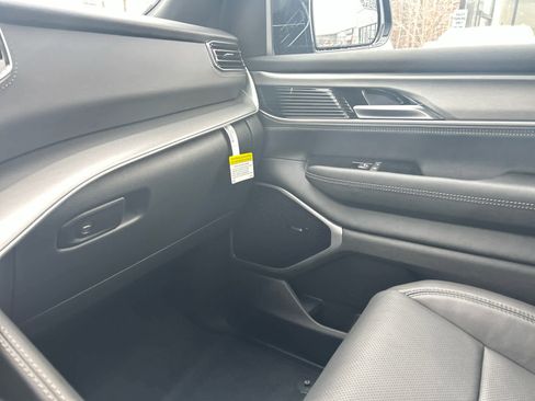 New 2026 Jeep Grand Wagoneer Limited image 28