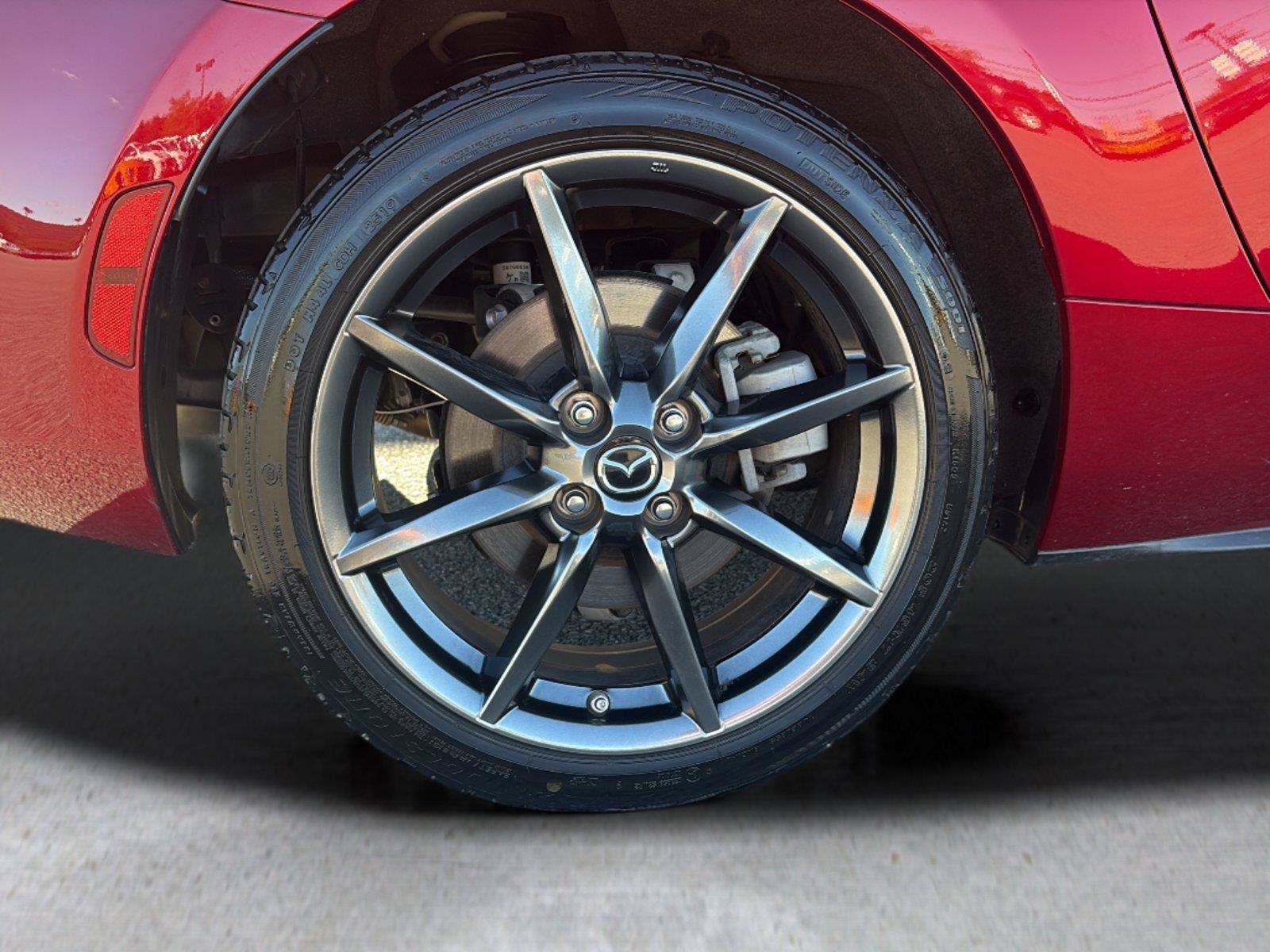 Used 2019 MAZDA MX-5 Miata RF Grand Touring RWD image 39