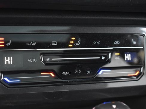 Used 2023 Volkswagen Tiguan SE R-Line image 13