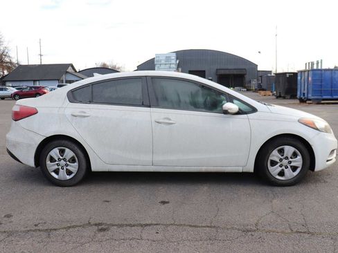 Used 2016 Kia Forte LX image 4