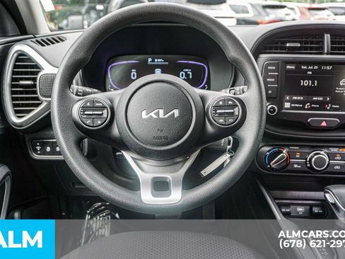 Used 2025 Kia Soul LX w/ LX Technology Package FWD image 28