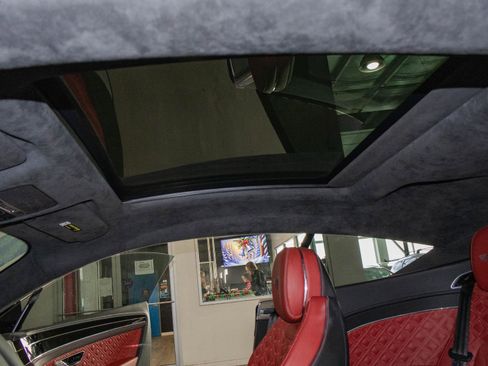 Used 2021 Bentley Continental GT image 13