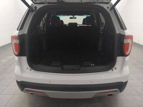 Used 2016 Ford Explorer XLT w/ Equipment Group 202A FWD image 29