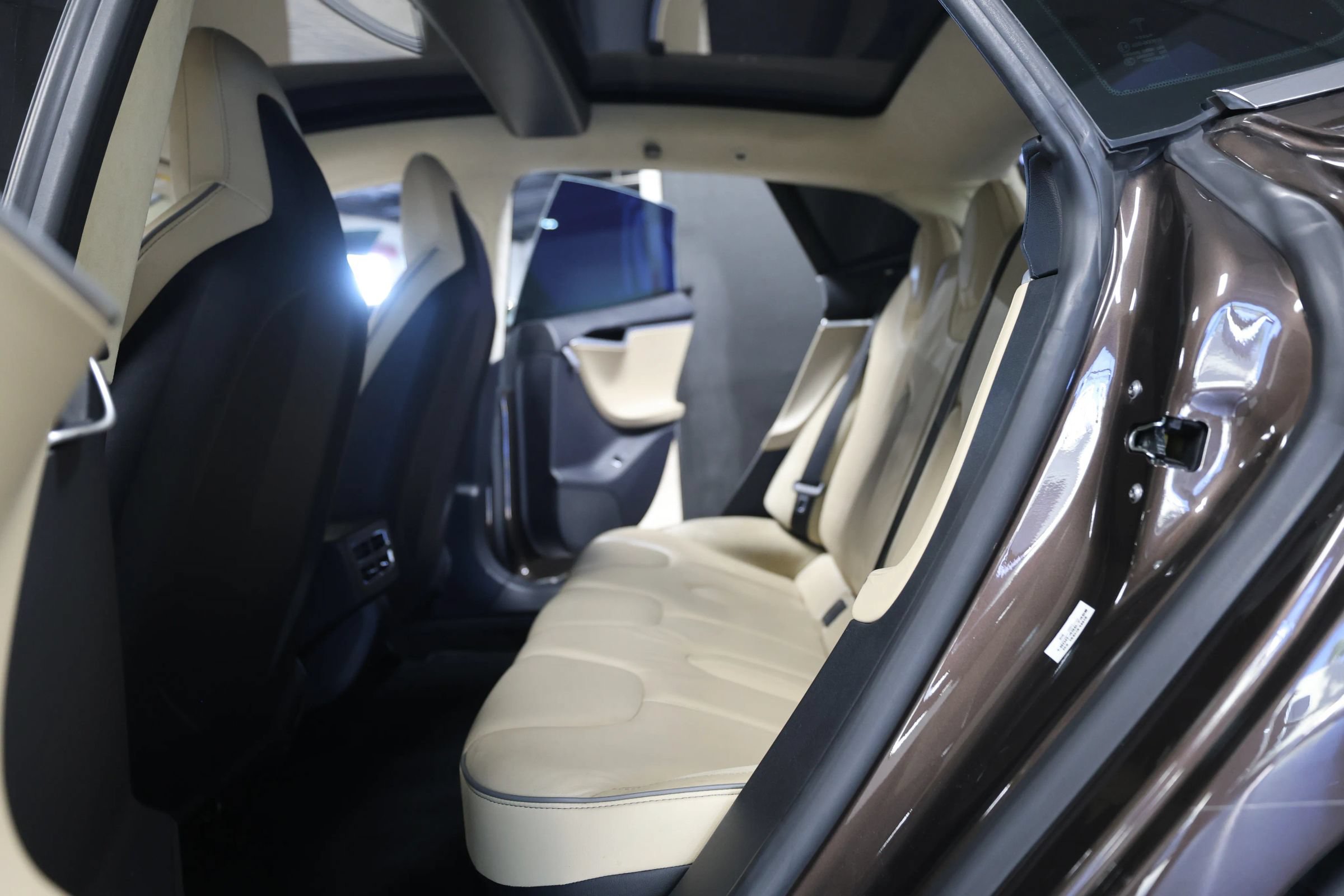 Used 2013 Tesla Model S Performance RWD image 48