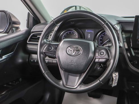 Used 2023 Toyota Camry SE image 12