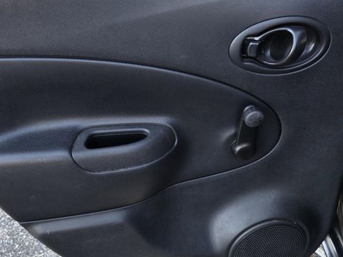 Used 2019 Nissan Versa Note S image 10