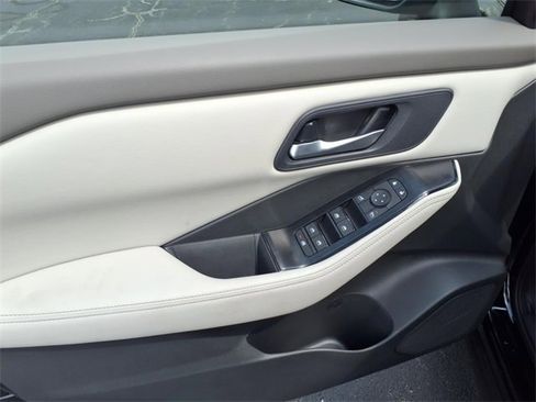 New 2025 Nissan Rogue SV image 8