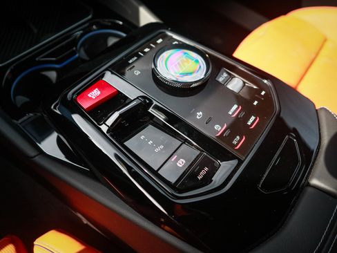 Used 2025 BMW M5 Touring image 25