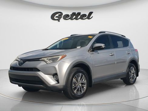 Used 2018 Toyota RAV4 XLE image 9