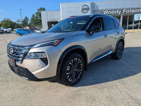 Used 2025 Nissan Rogue Platinum w/ Platinum Premium Package FWD image 8