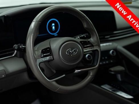Used 2023 Hyundai Elantra SEL w/ Convenience Package image 7