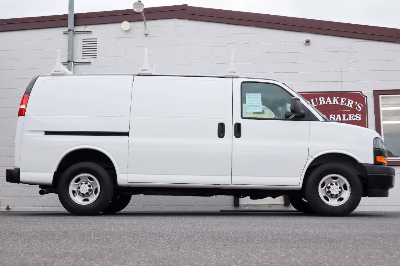 Used 2020 Chevrolet Express 3500 RWD image 11
