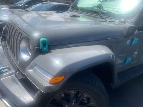 Used 2021 Jeep Wrangler Unlimited Sahara AWD/4WD image 6