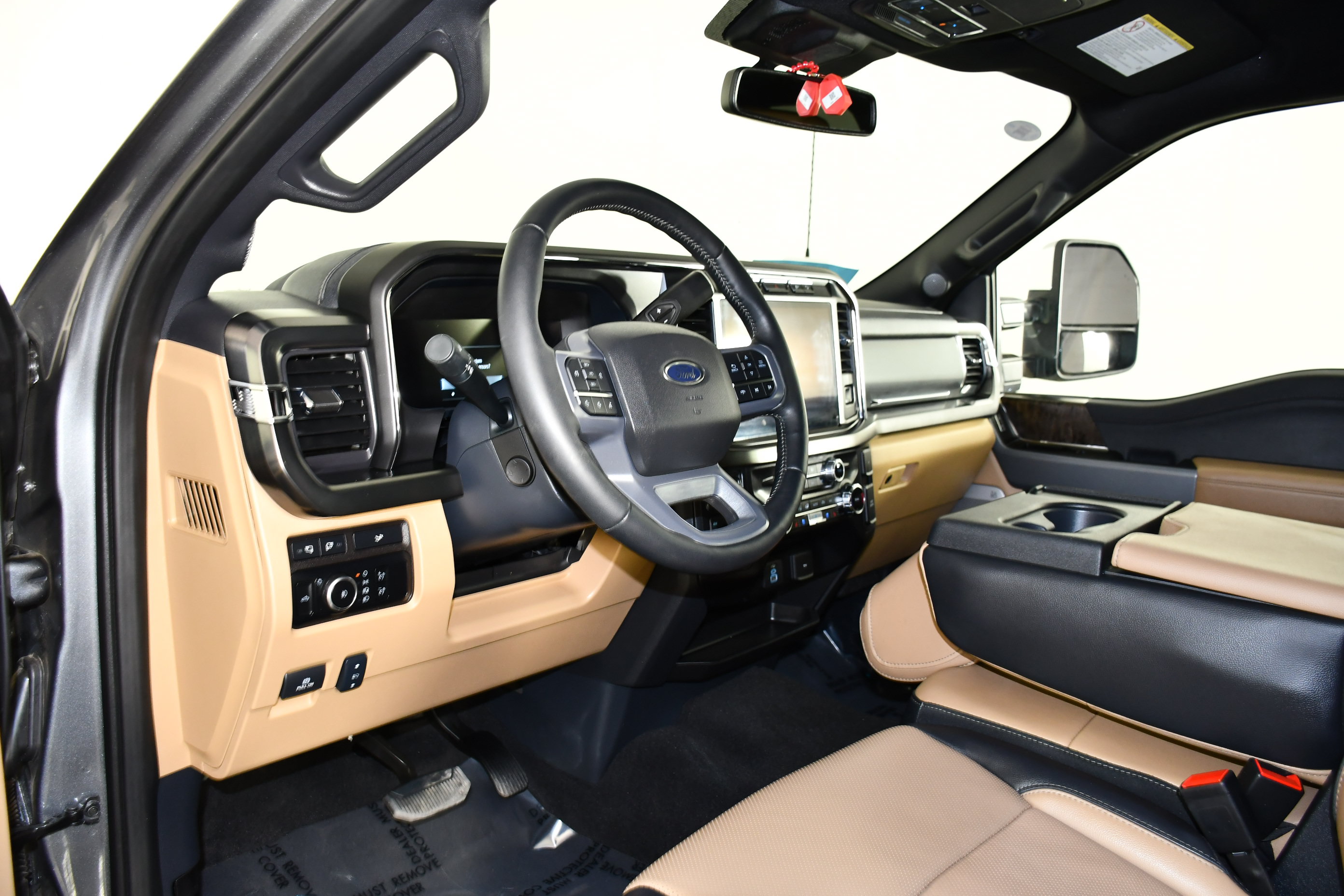 Used 2024 Ford F350 Lariat w/ Chrome Package AWD/4WD image 45