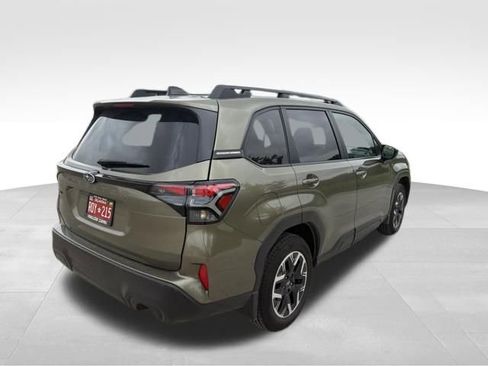 Used 2025 Subaru Forester Premium AWD/4WD image 3