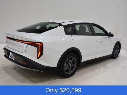 Used 2025 Kia K4 LXS image 4