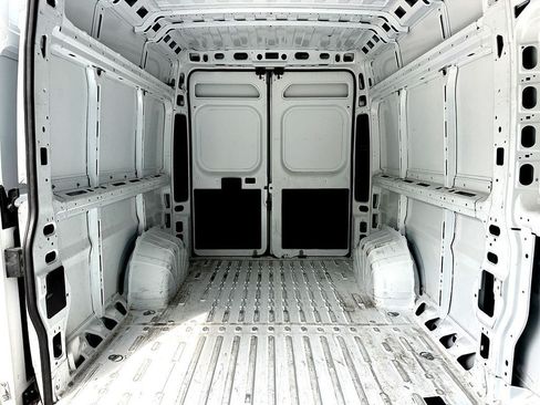 Used 2025 RAM ProMaster 2500 w/ Convenience Group FWD image 9