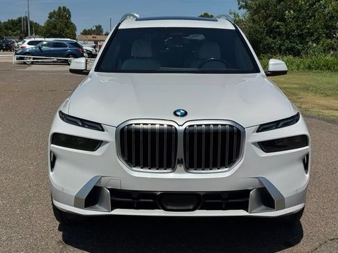 Used 2023 BMW X7 xDrive40i w/ Premium Package AWD/4WD image 2