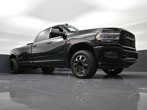 Used 2020 RAM 3500 Laramie w/ Night Edition AWD/4WD image 35
