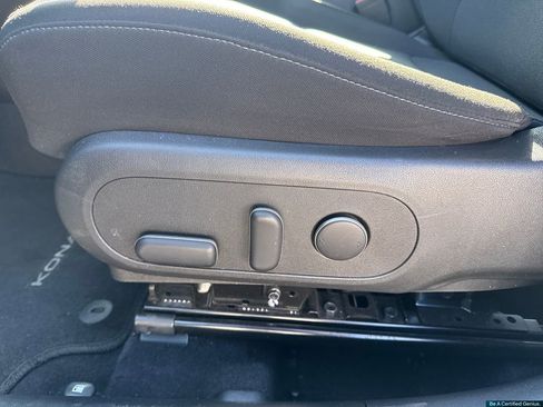 Used 2024 Hyundai Kona SEL AWD/4WD image 25
